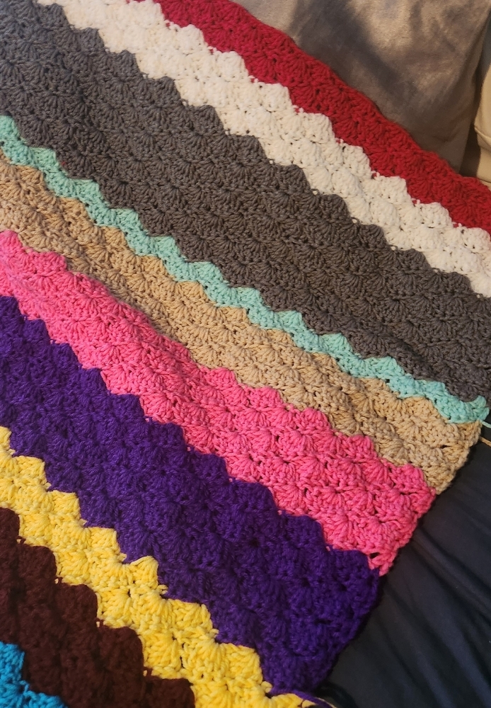 Homemade crochet throw - Picture 2 of 3